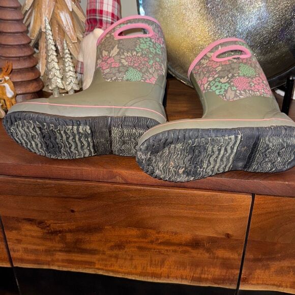 Bogs Girls Winter Boots - Picture 8 of 11